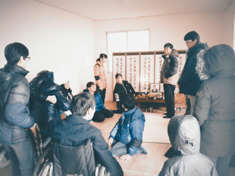 15.02.16(월) 김공대씨 장지방문-장미공원